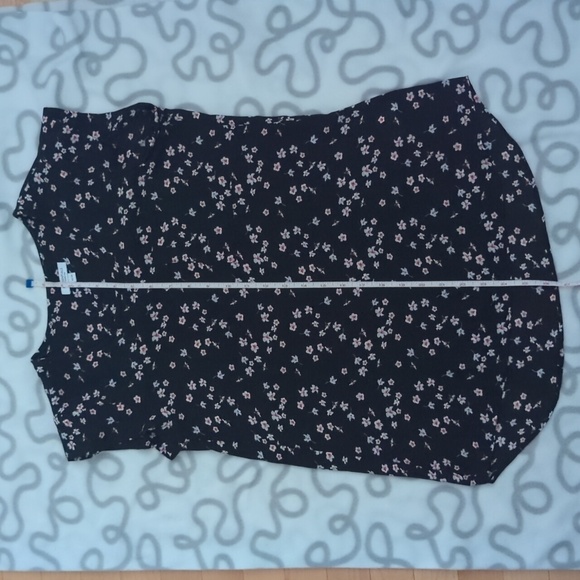 Black floral print blouse, size xs - Picture 6 of 6